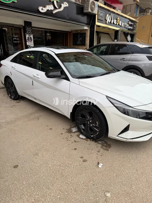 Hyundai Elantra CN7 2022 White Automatic Used for Sale in Greater Cairo ( Cairo + Giza) - 8
