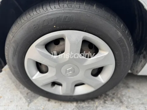 Renault Sandero 2014 Silver Automatic Used for Sale in Heliopolis - 3
