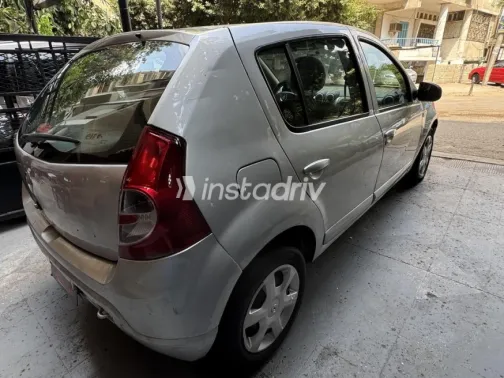 Renault Sandero 2014 Silver Automatic Used for Sale in Heliopolis - 5