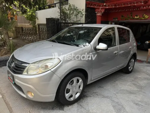 Renault Sandero 2014 Silver Automatic Used for Sale in Heliopolis - 6