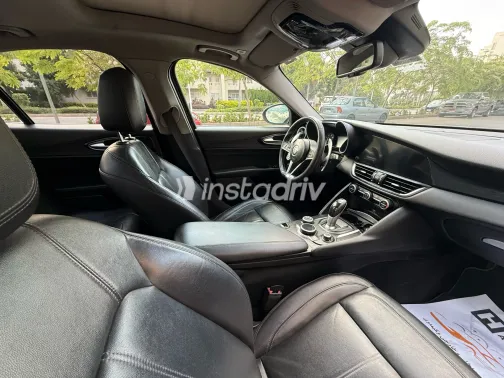 Alfa Romeo Giulia 2018 White Automatic Used for Sale in Greater Cairo ( Cairo + Giza) - 7