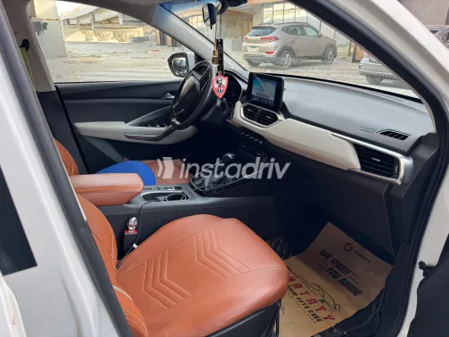 Chevrolet Captiva 2021 White Automatic Used for Sale in Greater Cairo ( Cairo + Giza) - 3