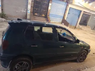 فولكس فاغن بولو 1997 أخضر غامق يدوي مستعملة للبيع في الإسكندرية