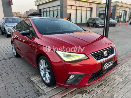 Seat Ibiza 2022 Red Automatic Used for Sale in Greater Cairo ( Cairo + Giza) - 7