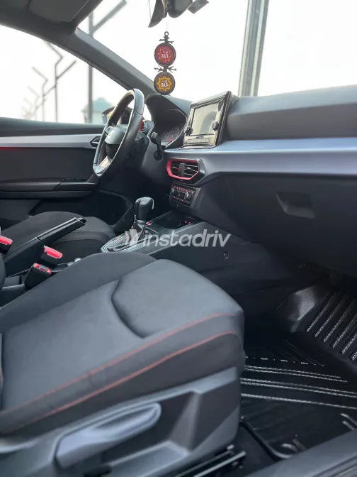 Seat Ibiza 2022 Red Automatic Used for Sale in Greater Cairo ( Cairo + Giza) - 9