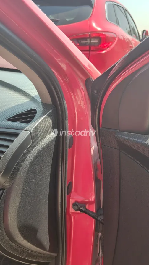 Hyundai Accent RB 2016 Red Automatic Used for Sale in Greater Cairo ( Cairo + Giza) - 3