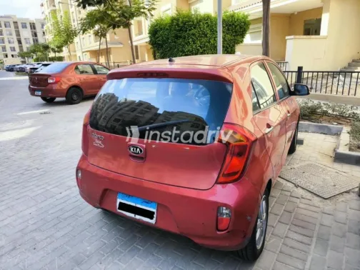 Kia Picanto 2015 Red Automatic Used for Sale in Cairo - 2