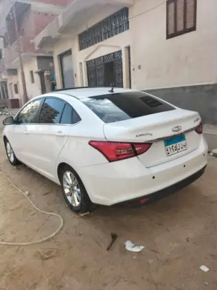 شيرى اريزو 5 2022 أبيض أوتوماتيك مستعملة للبيع في البحيرة