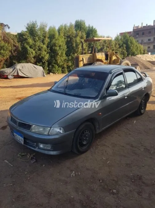 Mitsubishi Lancer 1998 Petroleum Manual Used for Sale in Zagazig - 1