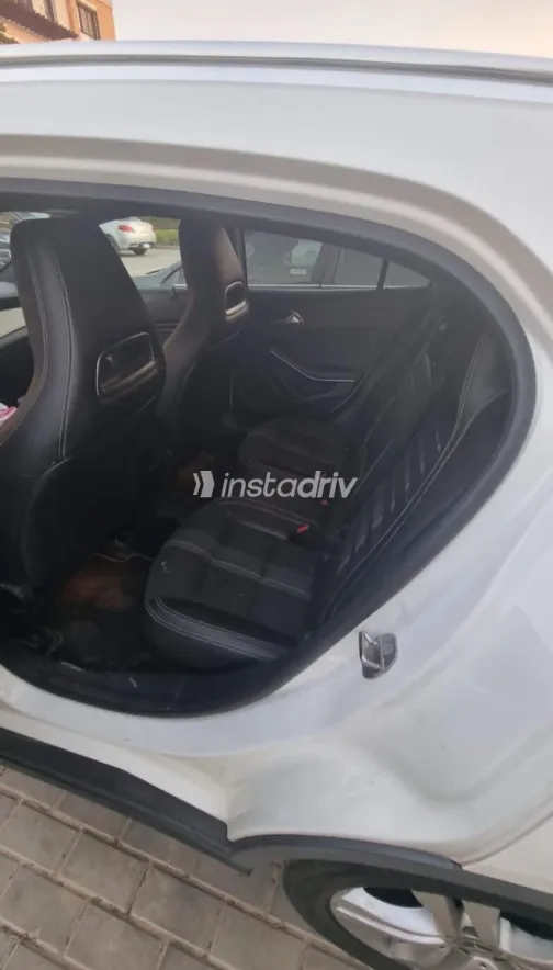Mercedes GLA 200 2019 White Automatic Used for Sale in Greater Cairo ( Cairo + Giza) - 4