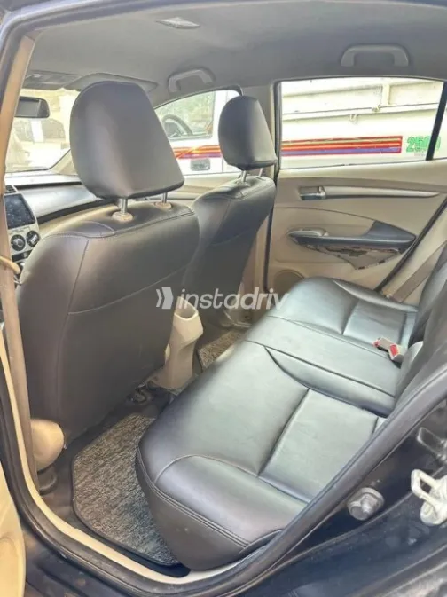 Honda City 2013 Black Automatic Used for Sale in Madinaty - 2
