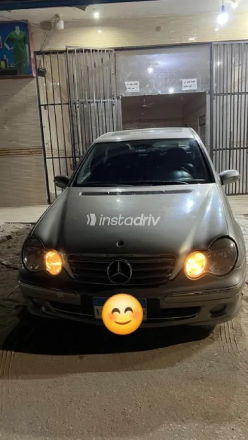 Mercedes C 200 2006 Bronze Automatic Used for Sale in Qena - 2