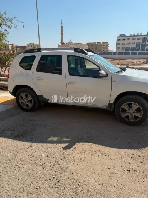 Renault Duster 2016 White Manual Used for Sale in Greater Cairo ( Cairo + Giza) - 4