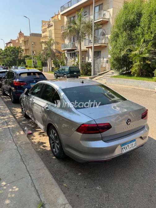 Volkswagen Passat 2021 Silver Automatic Used for Sale in Greater Cairo ( Cairo + Giza) - 3