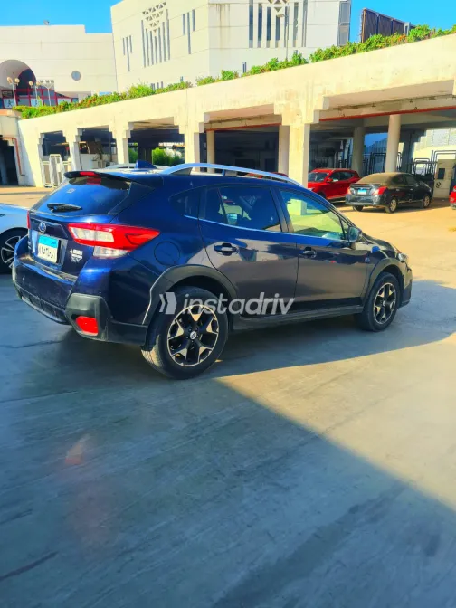 سوبارو XV 2018 أزرق غامق CVT مستعملة للبيع في القاهرة - 2