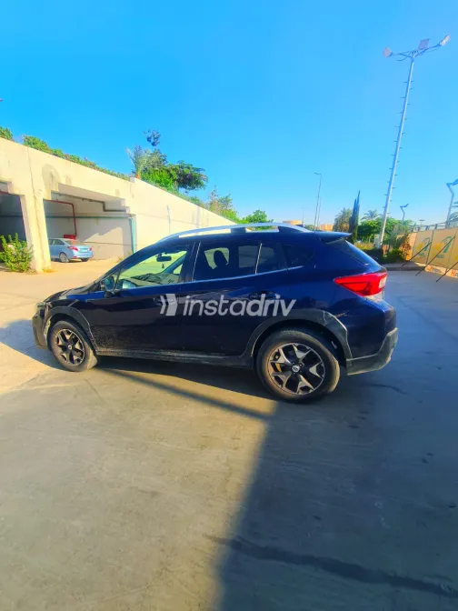 سوبارو XV 2018 أزرق غامق CVT مستعملة للبيع في القاهرة - 6