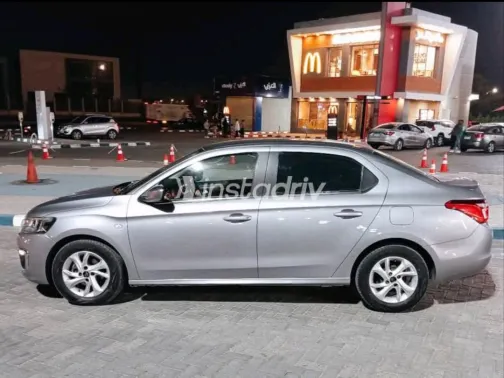 Citroën C Elysee 2020 Gray Automatic Used for Sale in Greater Cairo ( Cairo + Giza) - 3