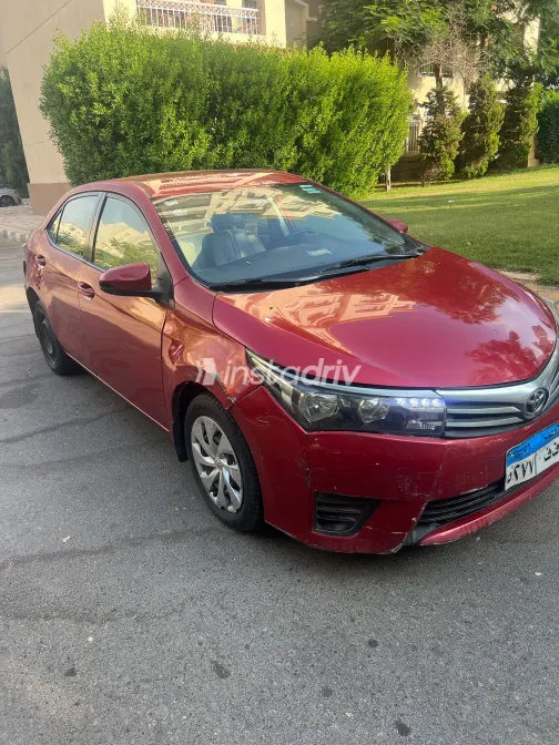 Toyota Corolla 2014 Red Automatic Used for Sale in Greater Cairo ( Cairo + Giza) - 3
