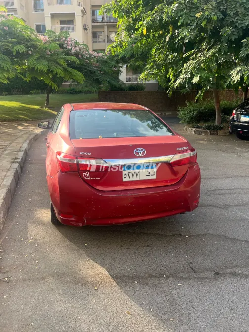 Toyota Corolla 2014 Red Automatic Used for Sale in Greater Cairo ( Cairo + Giza) - 5