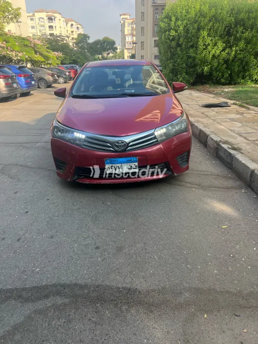 Toyota Corolla 2014 Red Automatic Used for Sale in Greater Cairo ( Cairo + Giza) - 7