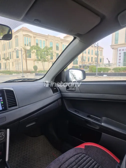 Mitsubishi Lancer 2018 Silver Automatic Used for Sale in Greater Cairo ( Cairo + Giza) - 3