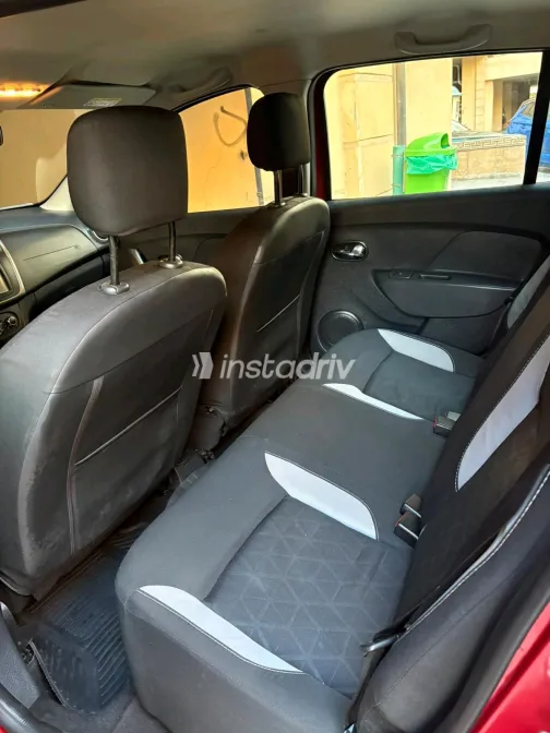 Renault Sandero Step Way 2017 White Automatic Used for Sale in Greater Cairo ( Cairo + Giza) - 5