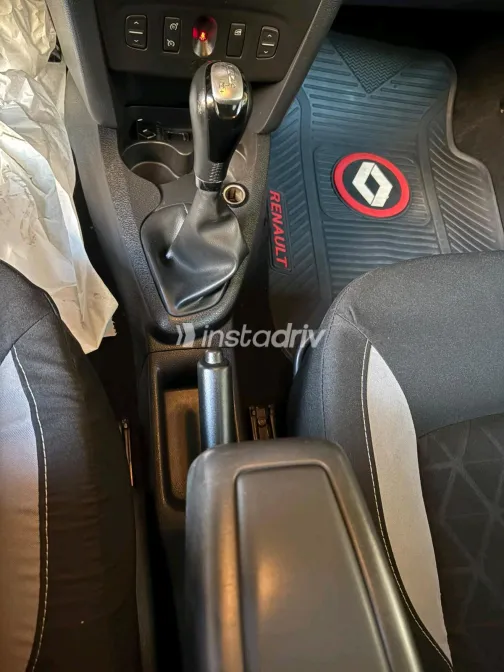 Renault Sandero Step Way 2017 White Automatic Used for Sale in Greater Cairo ( Cairo + Giza) - 6