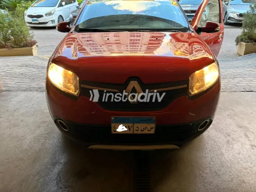 Renault Sandero Step Way 2017 White Automatic Used for Sale in Greater Cairo ( Cairo + Giza) - 8