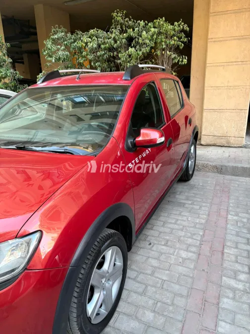 Renault Sandero Step Way 2017 White Automatic Used for Sale in Greater Cairo ( Cairo + Giza) - 10