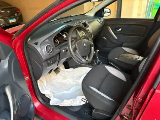 Renault Sandero Step Way 2017 White Automatic Used for Sale in Greater Cairo ( Cairo + Giza)