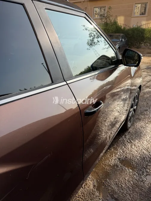 Ssang Yong Tivoli 2018 Brown Automatic Used for Sale in Greater Cairo ( Cairo + Giza) - 4