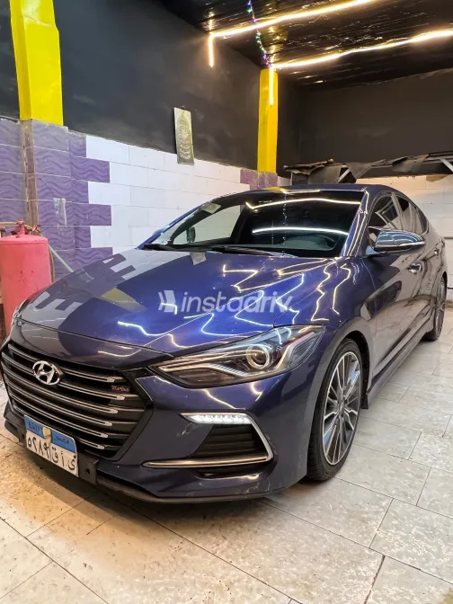 Hyundai Elantra AD 2017 White Automatic Used for Sale in Greater Cairo ( Cairo + Giza) - 1