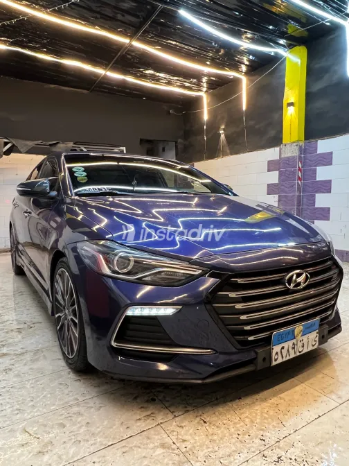 Hyundai Elantra AD 2017 White Automatic Used for Sale in Greater Cairo ( Cairo + Giza) - 3
