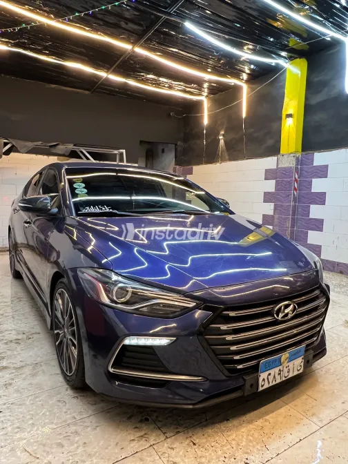 Hyundai Elantra AD 2017 White Automatic Used for Sale in Greater Cairo ( Cairo + Giza) - 6