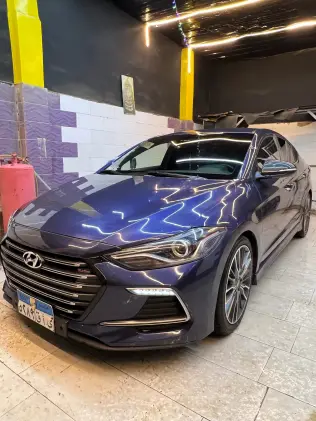 Hyundai Elantra AD 2017 White Automatic Used for Sale in Greater Cairo ( Cairo + Giza)