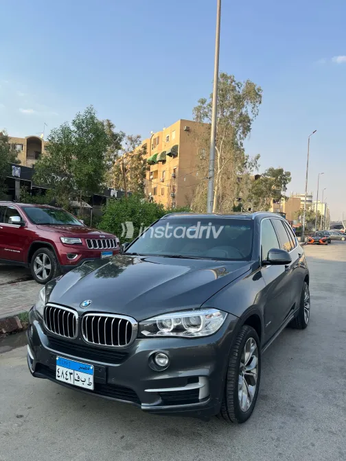 بي ام دبليو X5 2016 رمادي يدوي مستعملة للبيع في القاهرة الكبرى ( القاهرة - الجيزة) - 5