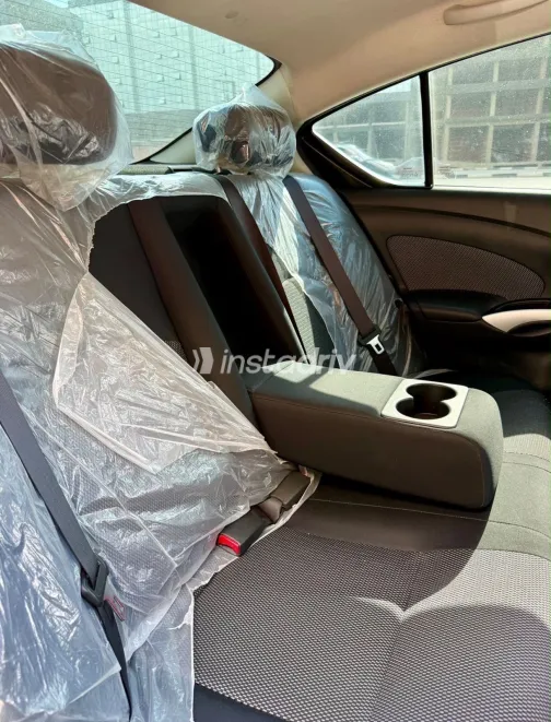 نيسان صنى 2024 أسود أوتوماتيك مستعملة للبيع في القاهرة الكبرى ( القاهرة - الجيزة) - 1