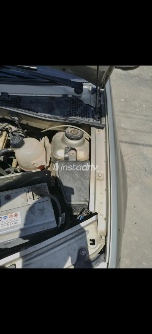 Renault Logan 2009 Gold Manual Used for Sale in Greater Cairo ( Cairo + Giza) - 5