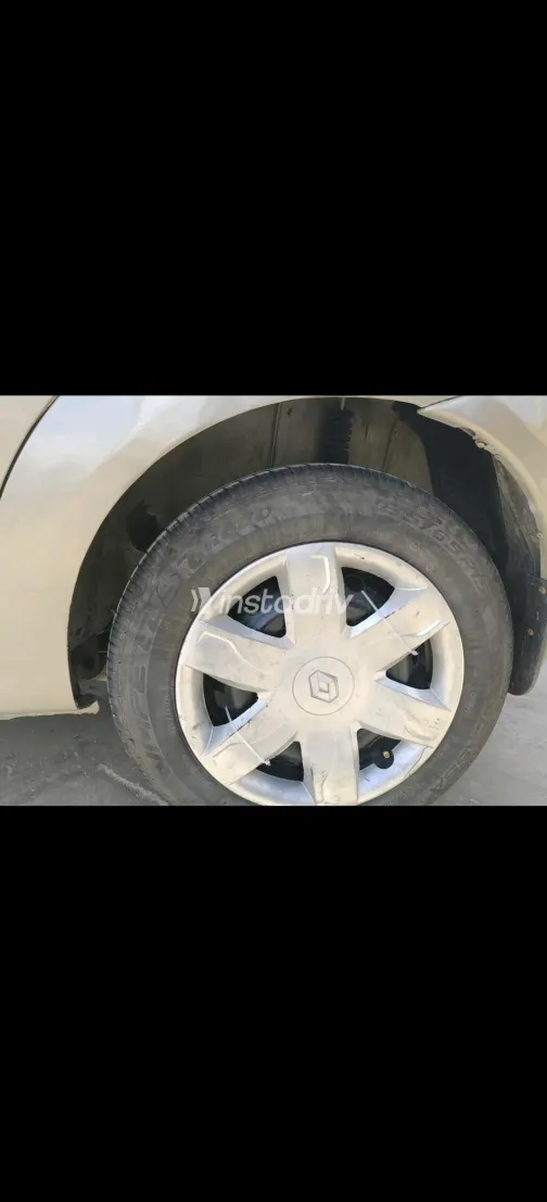 Renault Logan 2009 Gold Manual Used for Sale in Greater Cairo ( Cairo + Giza) - 6