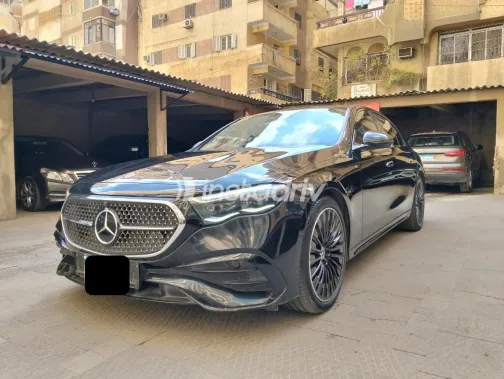 Mercedes E 300 2024 Black Automatic Used for Sale in Greater Cairo ( Cairo + Giza) - 4