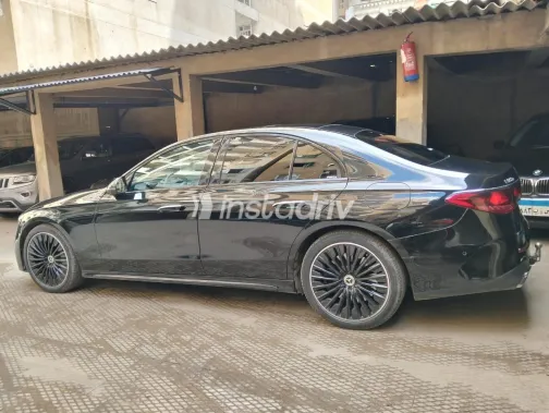 Mercedes E 300 2024 Black Automatic Used for Sale in Greater Cairo ( Cairo + Giza) - 9