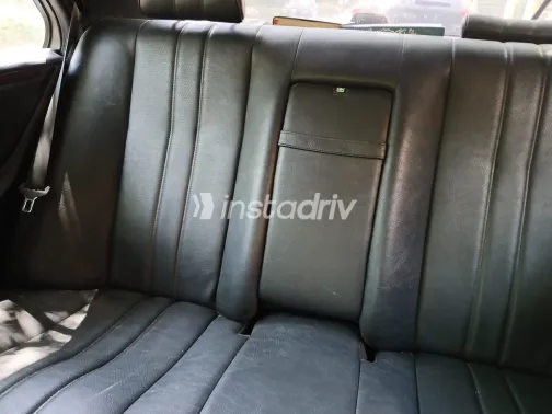 Mercedes E 200 1998 Silver Automatic Used for Sale in Greater Cairo ( Cairo + Giza) - 5