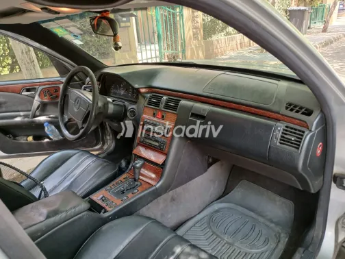 Mercedes E 200 1998 Silver Automatic Used for Sale in Greater Cairo ( Cairo + Giza) - 9