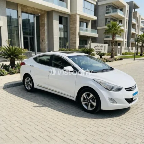 Hyundai Avante 2011 White Automatic Used for Sale in Cairo - 3