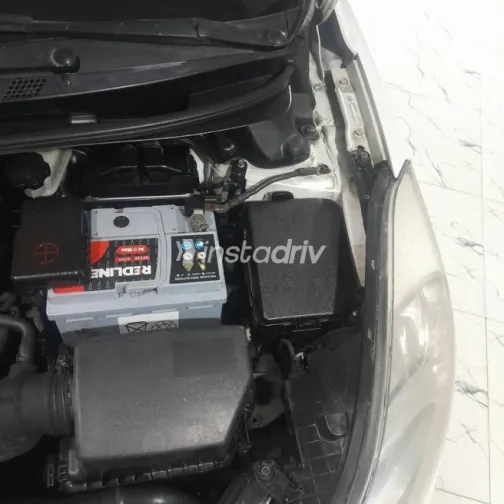 Hyundai Avante 2011 White Automatic Used for Sale in Cairo - 6