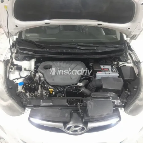 Hyundai Avante 2011 White Automatic Used for Sale in Cairo - 8