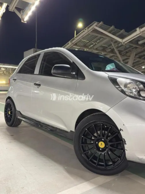Kia Picanto 2014 Silver Automatic Used for Sale in Cairo - 2
