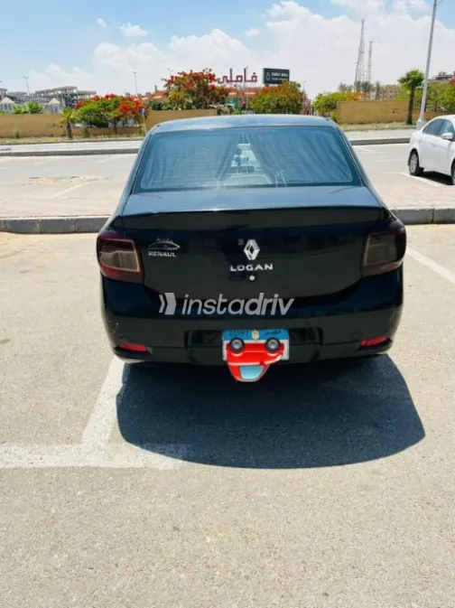 Renault Logan 2015 Black Manual Used for Sale in 6 October - 1