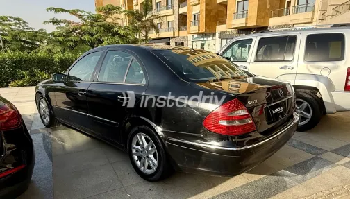 Mercedes E 350 2005 Black Automatic Used for Sale in Greater Cairo ( Cairo + Giza) - 1