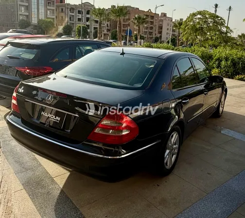 Mercedes E 350 2005 Black Automatic Used for Sale in Greater Cairo ( Cairo + Giza) - 7